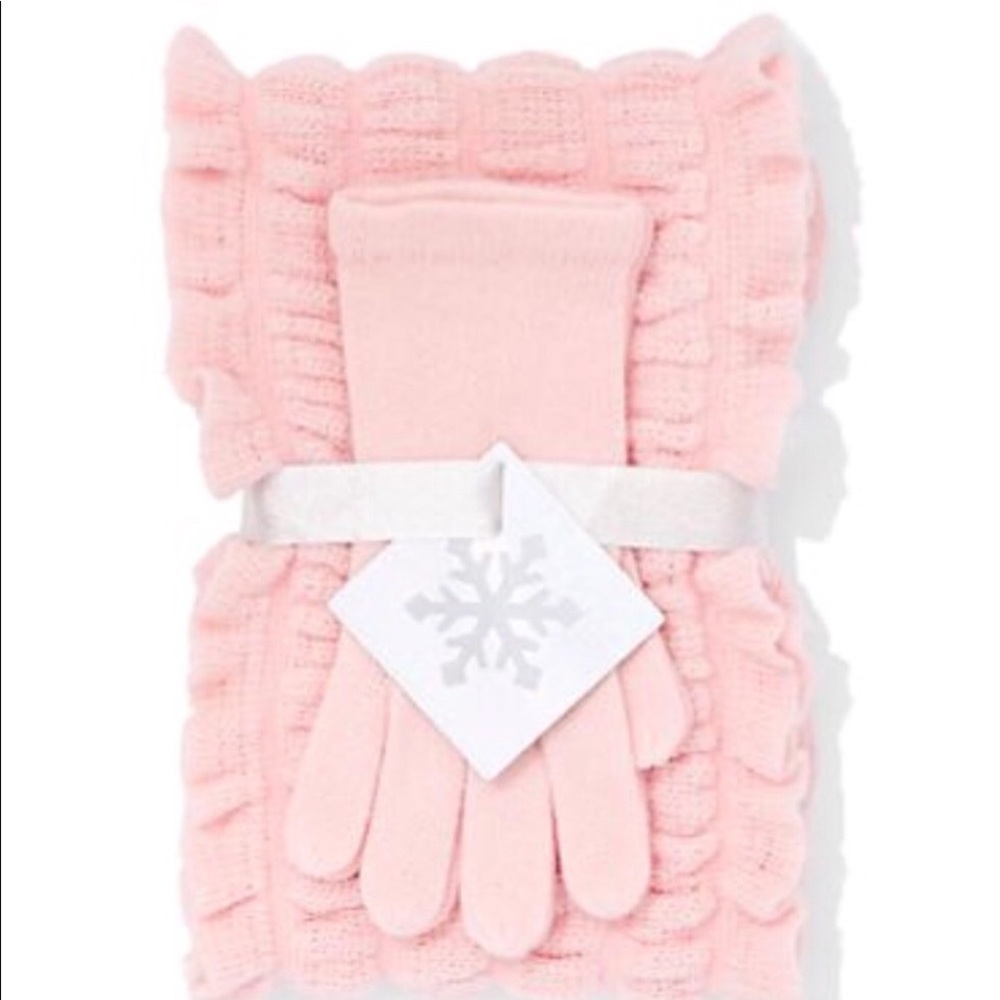 New York and Company Scarf Set